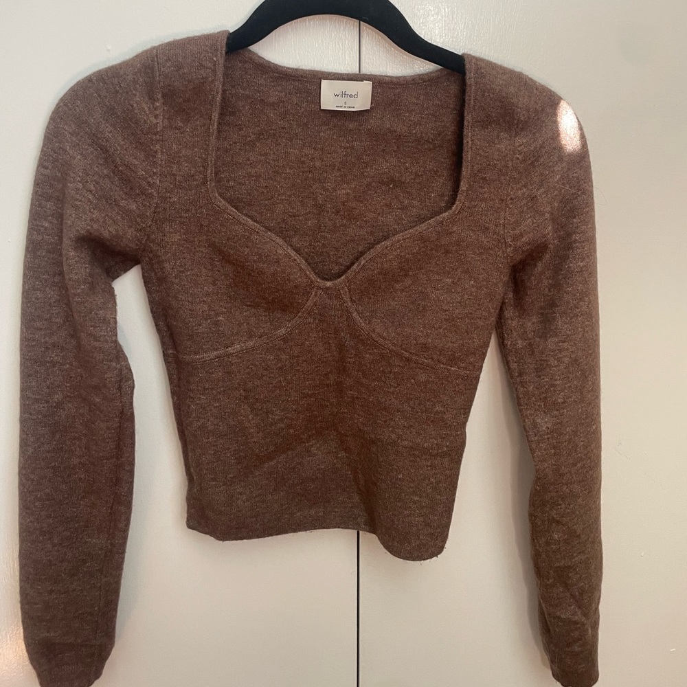 Women’s Aritzia Sweater Top